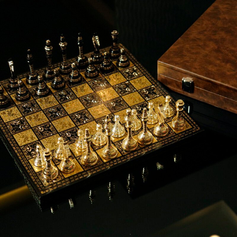 Classic Golden Black Royal Chess 2